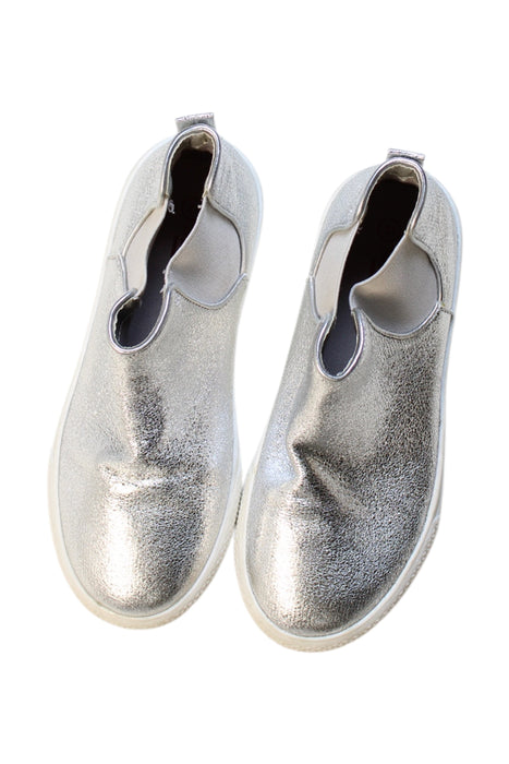 A Silver Sneakers from Seed in size 6T for girl. (Back View)