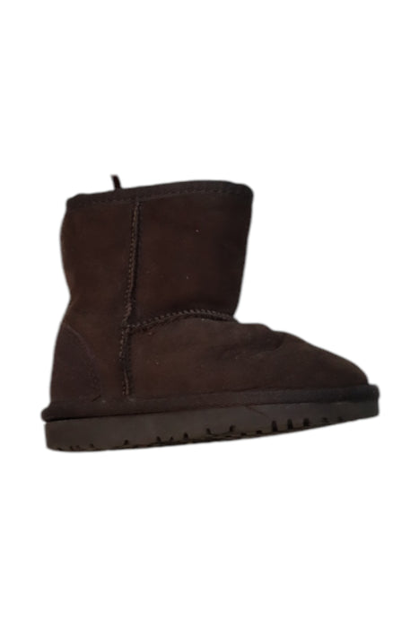 A Brown Winter Boots from UGG in size 4T for girl. (Front View)