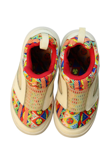 A Multicolour Sneakers from Air Jordan in size 6T for girl. (Back View)
