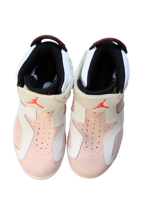 A White Sneakers from Air Jordan in size 6T for girl. (Back View)