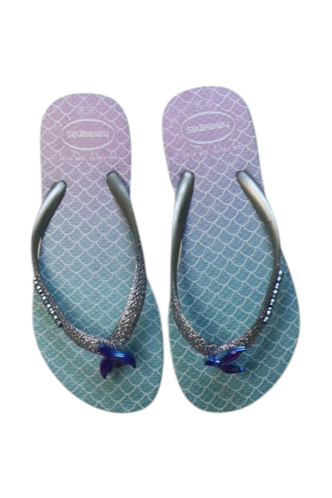 A Multicolour Flip Flops from Havaianas in size 6T for girl. (Back View)