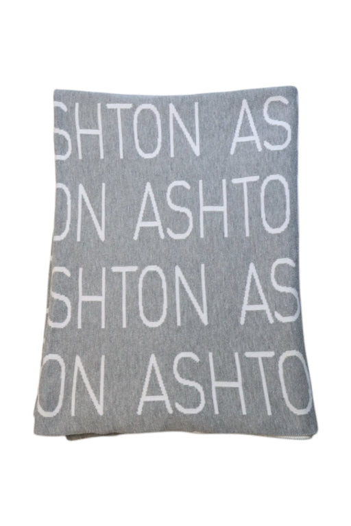 A Grey Blankets from TinyBitz in size O/S for neutral. (Front View)