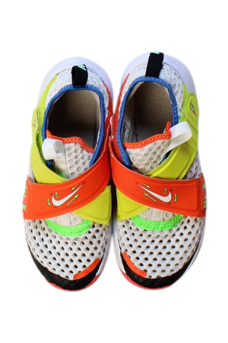 A Multicolour Sneakers from Nike in size 7Y for boy. (Back View)