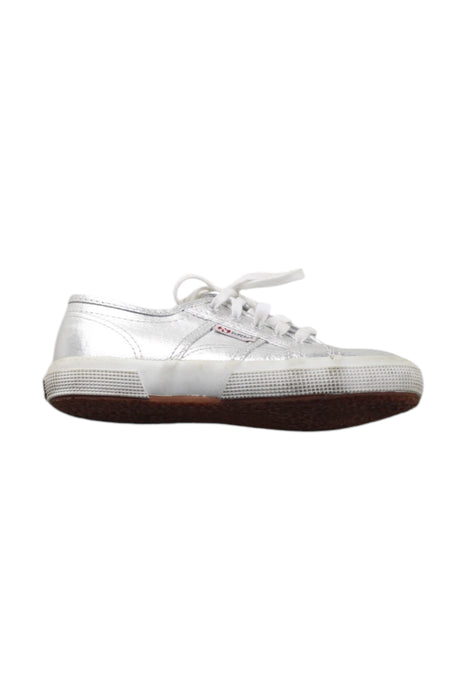 A Silver Sneakers from Superga in size 6T for neutral. (Front View)