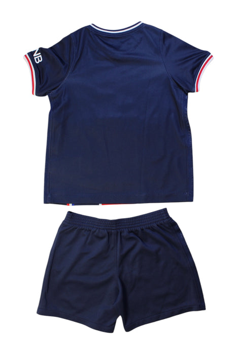 A Multicolour Shorts Sets from Nike in size 4T for neutral. (Back View)