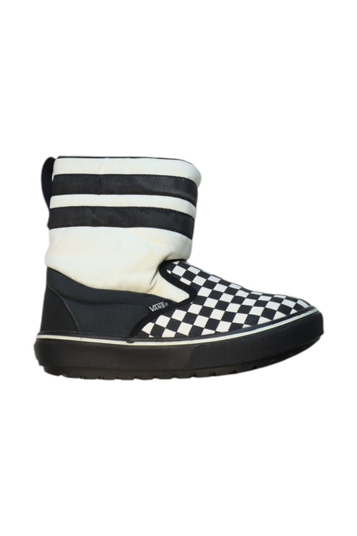 A Black Winter Boots from Vans in size 11Y for neutral. (Front View)