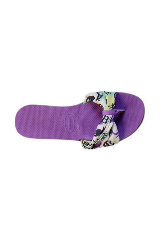 A Multicolour Flip Flops from Havaianas in size 10Y for girl. (Front View)