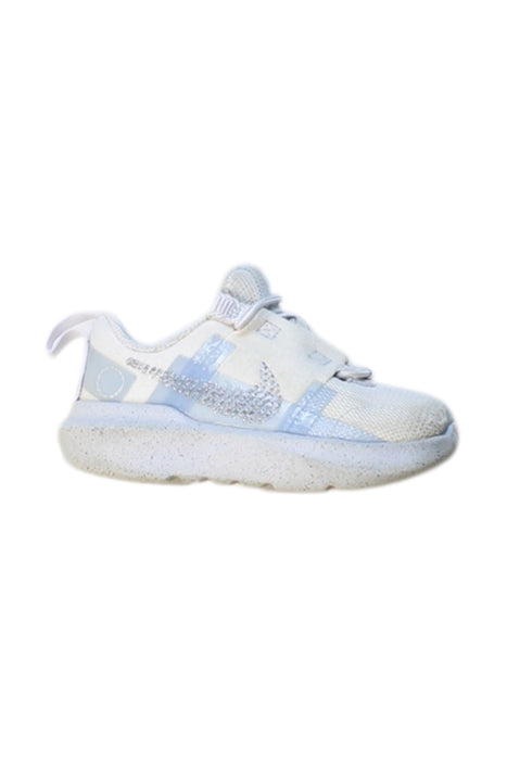 A White Sneakers from Nike in size 12-18M for boy. (Front View)