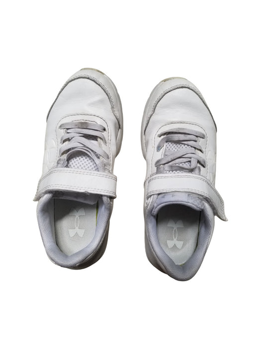 A White Sneakers from Under Armour in size 6T for neutral. (Front View)