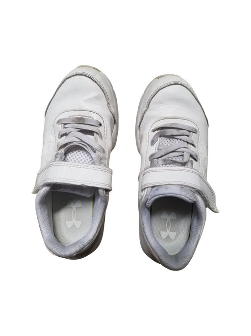 A White Sneakers from Under Armour in size 6T for neutral. (Front View)
