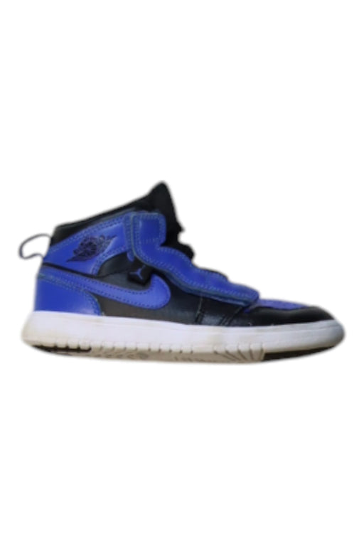 A Black Sneakers from Air Jordan in size 5T for boy. (Front View)