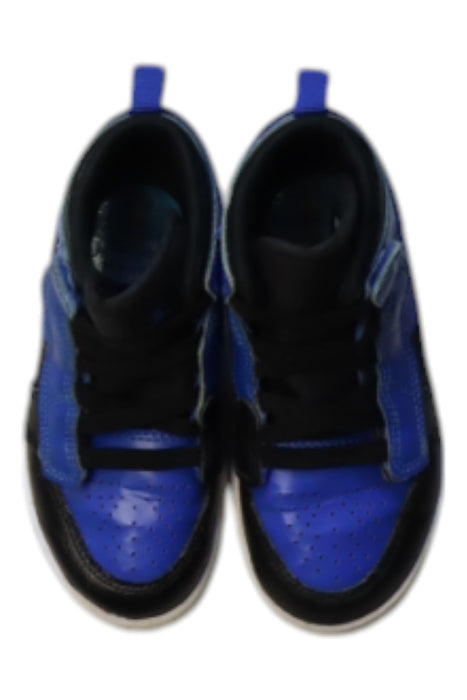 A Black Sneakers from Air Jordan in size 5T for boy. (Back View)