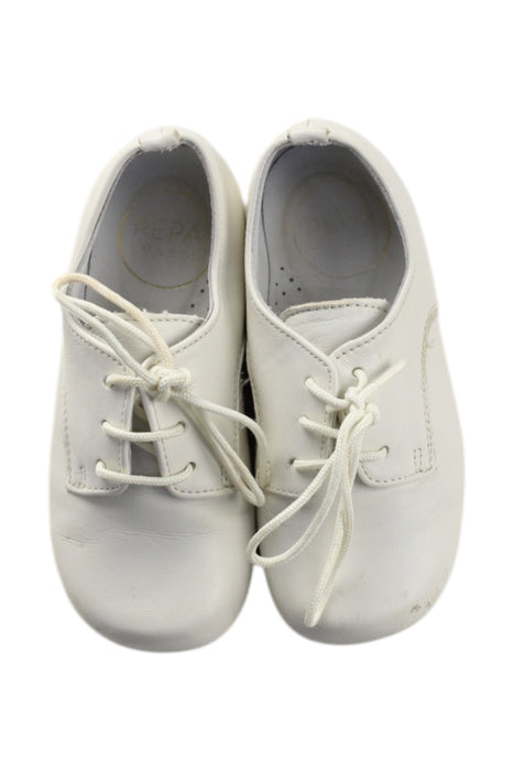 A White Dress Shoes from Pepa London in size 3T for neutral. (Back View)