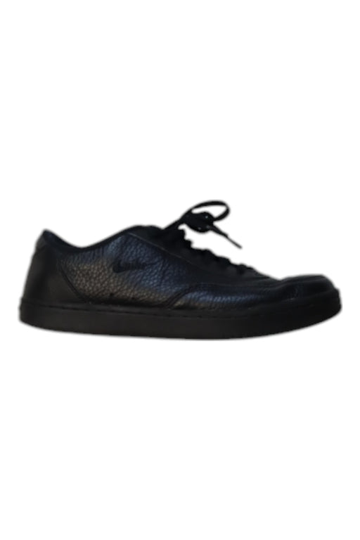 A Black Sneakers from Nike in size 13Y for neutral. (Front View)