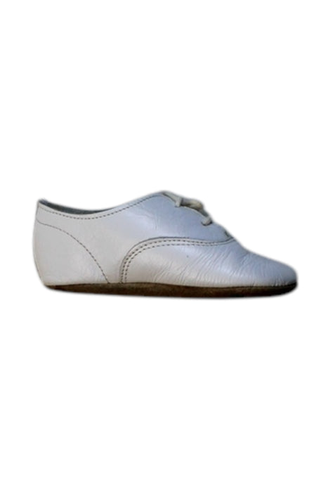 A White Dress Shoes from Repetto in size 18-24M for boy. (Front View)