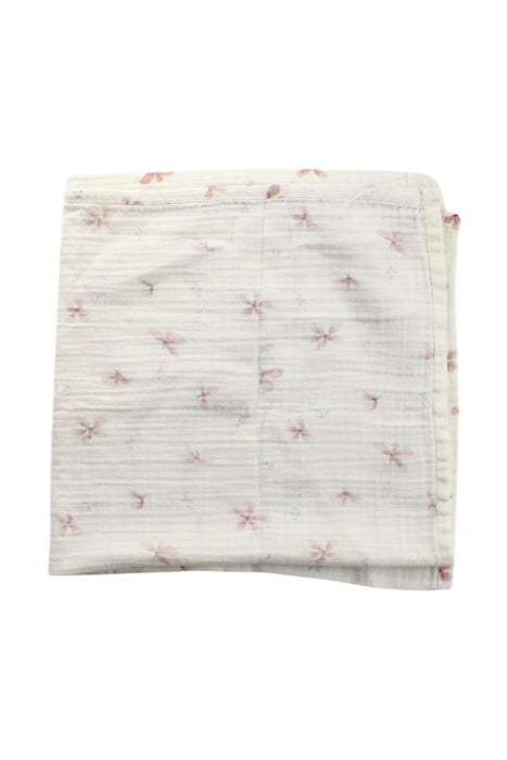 A White Blankets from Cam Cam Copenhagen in size O/S for neutral. (Front View)