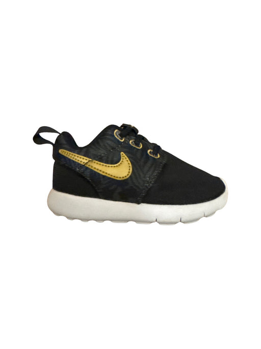 A Black Sneakers from Nike in size 12-18M for neutral. (Front View)