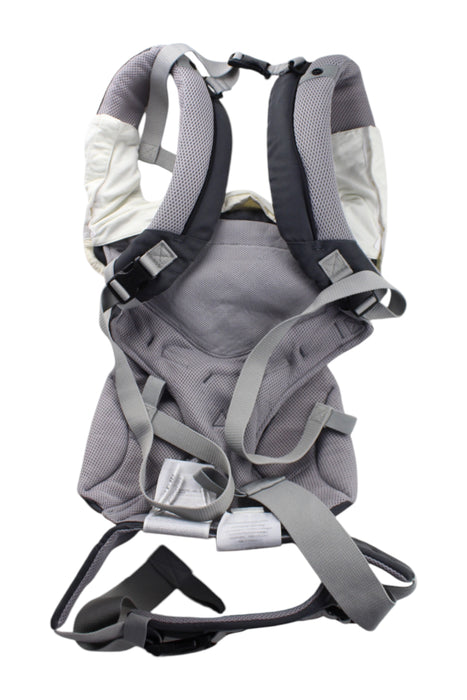 A White Baby Carriers from Ergobaby in size O/S for neutral. (Back View)
