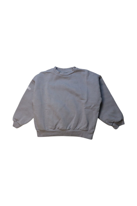 A Grey Crewneck Sweatshirts from Rylee + Cru in size 6T for neutral. (Front View)