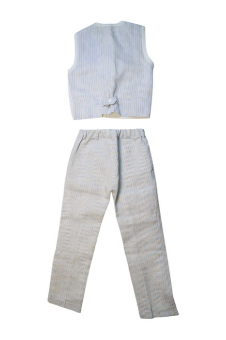 A White Pants Sets from Chickeeduck in size 4T for boy. (Back View)