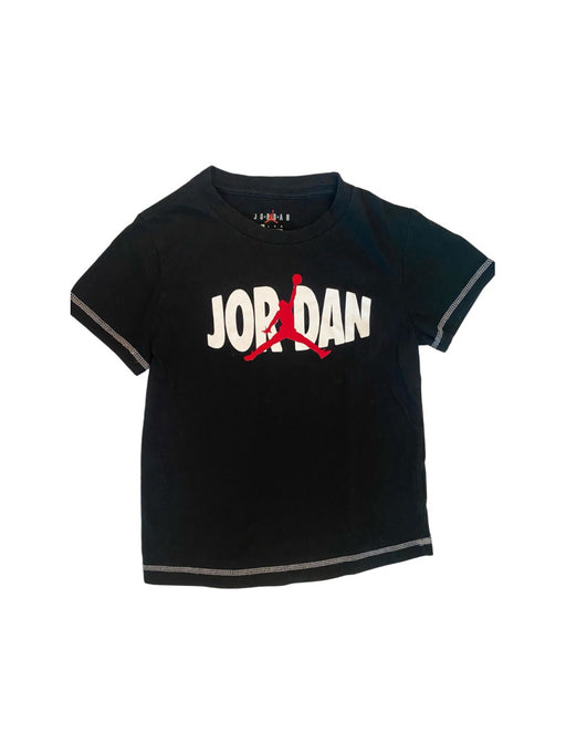 A Black Short Sleeve T Shirts from Nike in size 7Y for boy. (Front View)