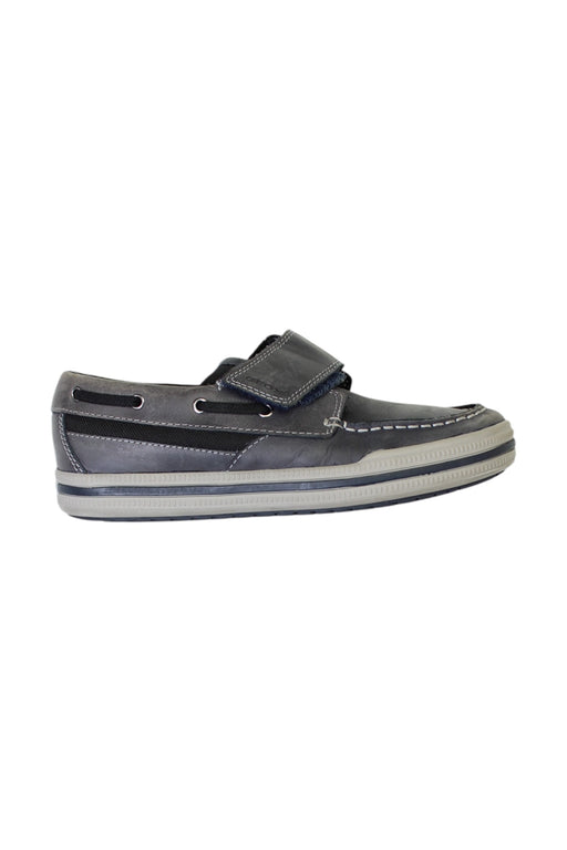 A Grey Sneakers from Geox in size 9Y for boy. (Front View)