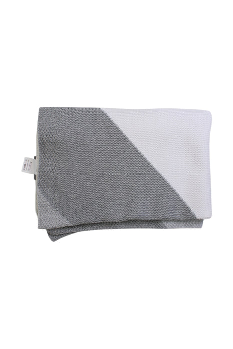 A White Blankets from Silver Cross in size O/S for neutral. (Back View)