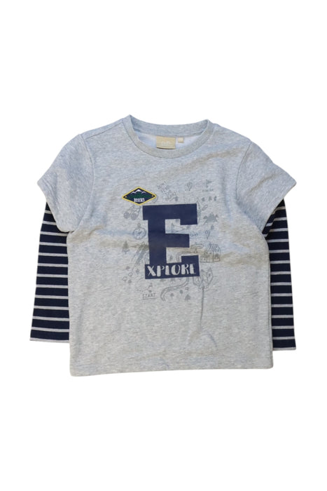 A Grey Long Sleeve T Shirts from Chickeeduck in size 5T for neutral. (Front View)