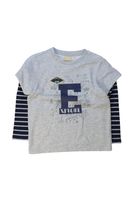 A Grey Long Sleeve T Shirts from Chickeeduck in size 5T for neutral. (Front View)