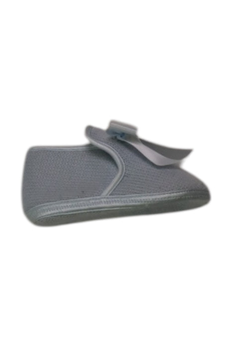 A Grey Boots & Booties from Ralph Lauren in size 12-18M for girl. (Front View)