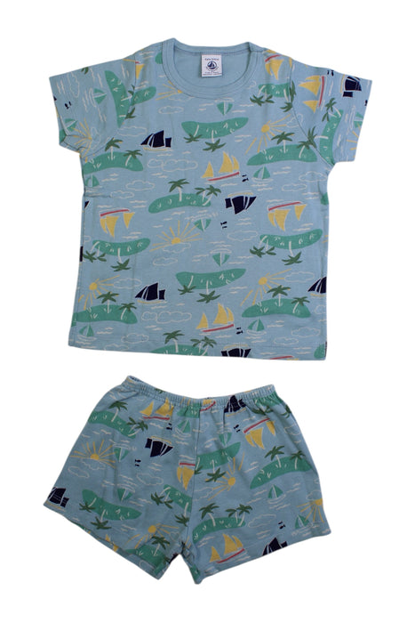 A Multicolour Shorts Sets from Petit Bateau in size 4T for boy. (Front View)