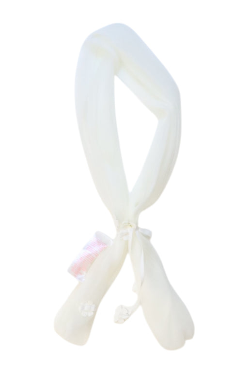 A White Scarves from Nicholas & Bears in size 2T for girl. (Front View)