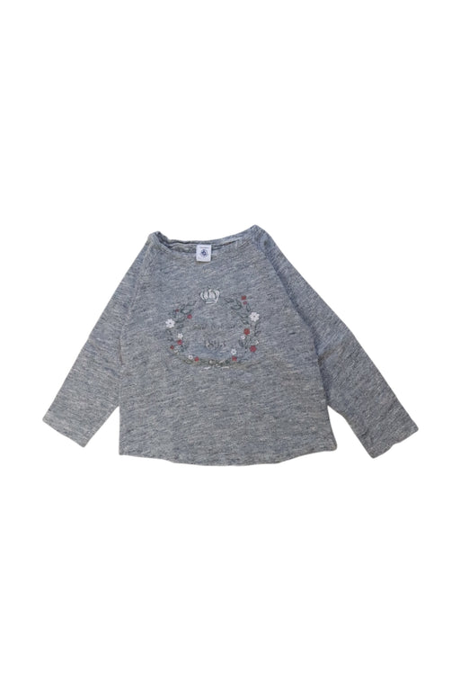 A Grey Long Sleeve Tops from Petit Bateau in size 6T for girl. (Front View)