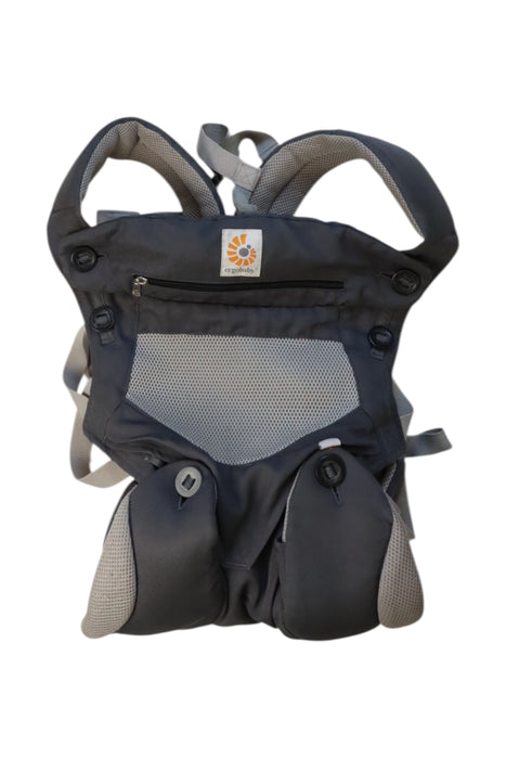 A Grey Baby Carriers from Ergobaby in size O/S for neutral. (Front View)