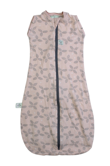 A Peach Swaddles from ErgoPouch in size 3-6M for girl. (Front View)