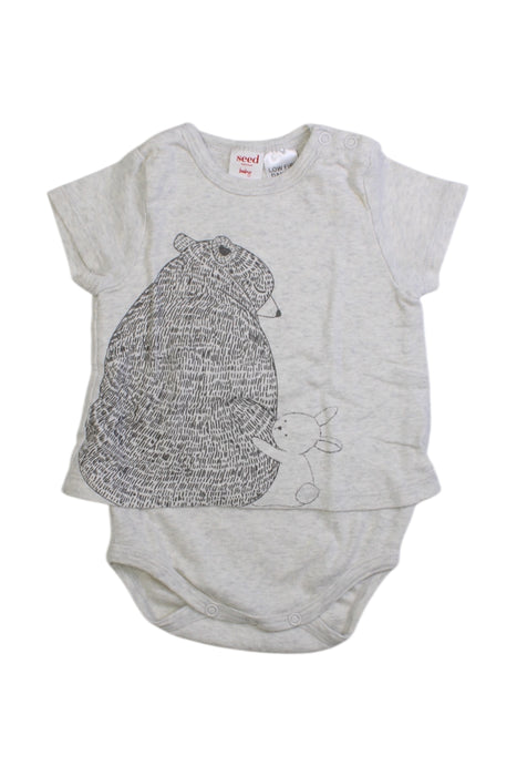 A Grey Short Sleeve Bodysuits from Seed in size 0-3M for boy. (Front View)