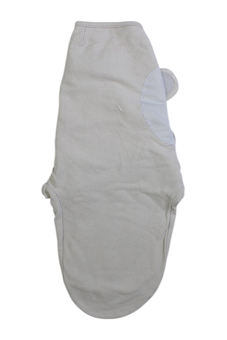 A Ivory Swaddles from Ingenuity in size 0-3M for boy. (Back View)