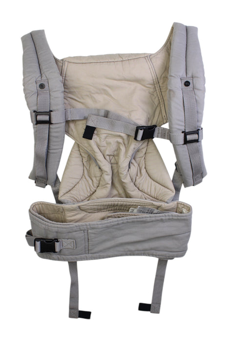 A Beige Baby Carriers from Ergobaby in size O/S for neutral. (Front View)