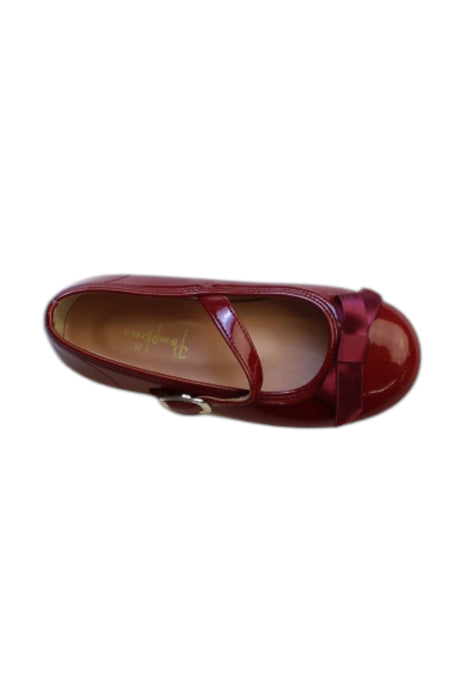 A Burgundy Dress Shoes from Pompkins in size 4T for girl. (Front View)