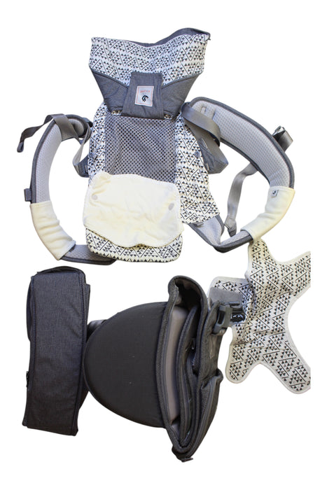 A Grey Baby Carriers from Pognae in size O/S for neutral. (Back View)