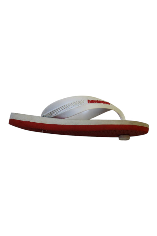 A White Flip Flops from Havaianas in size 6T for boy. (Front View)