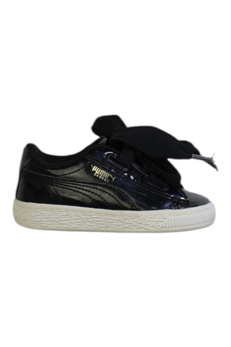 A Black Sneakers from Puma in size 3T for girl. (Front View)