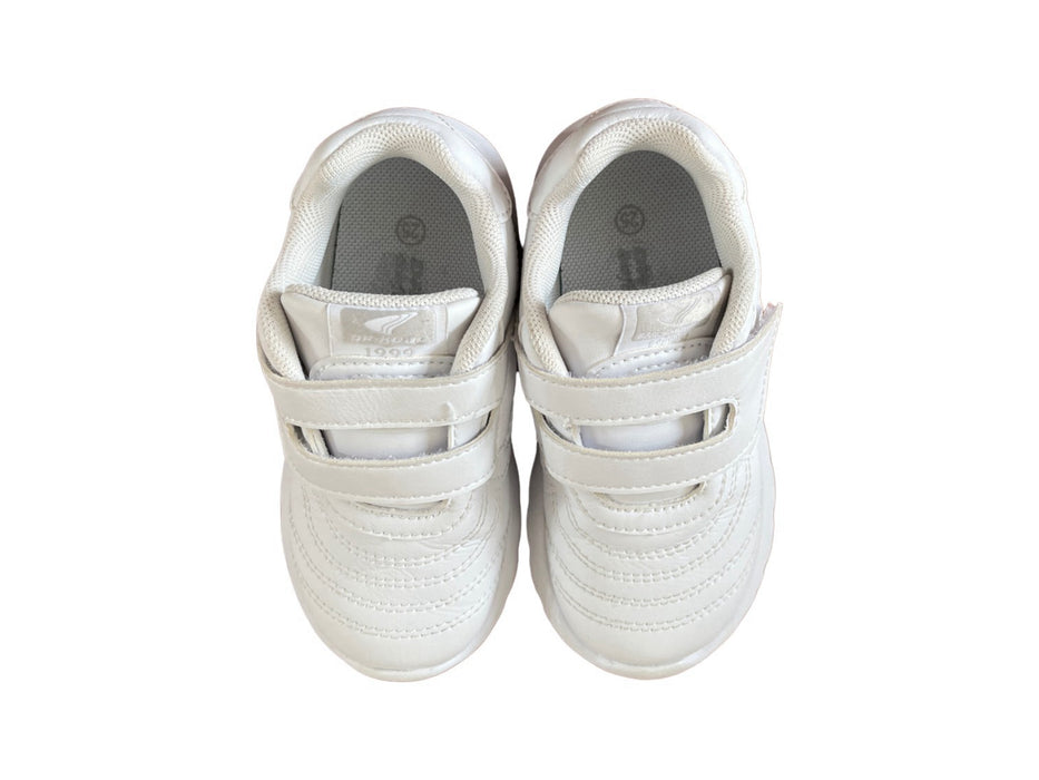 A White Sneakers from Dr. Kong in size 3T for neutral. (Front View)