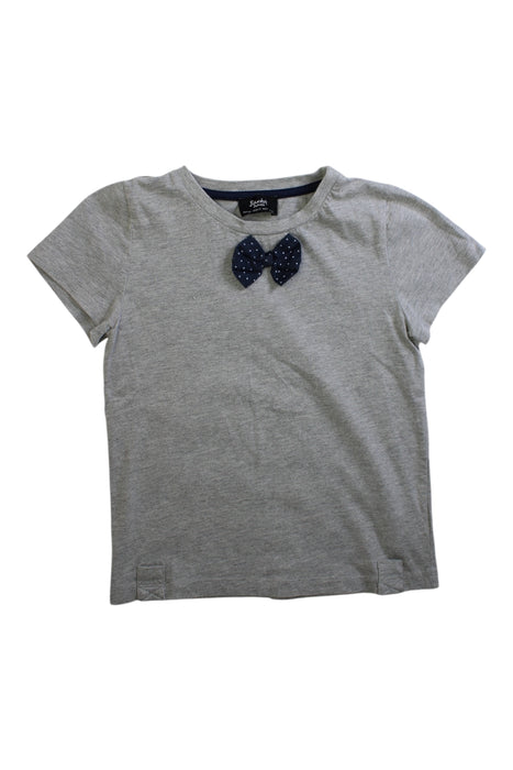 A Grey Short Sleeve Tops from Bardot Junior in size 6T for boy. (Front View)
