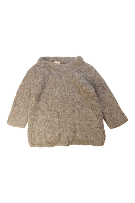 A Grey Sweatshirts from Crewcuts in size 6T for girl. (Front View)