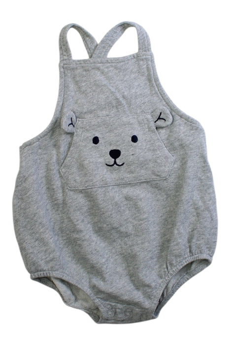 A Grey Sleeveless Bodysuits from Seed in size 12-18M for neutral. (Front View)