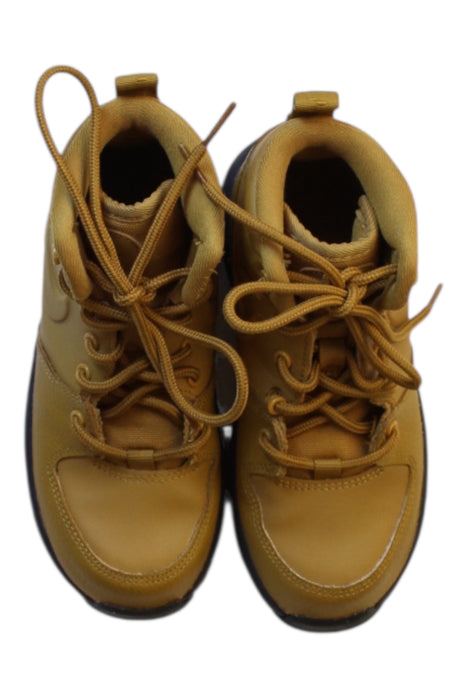 A Yellow Casual Boots from Nike in size 5T for boy. (Back View)