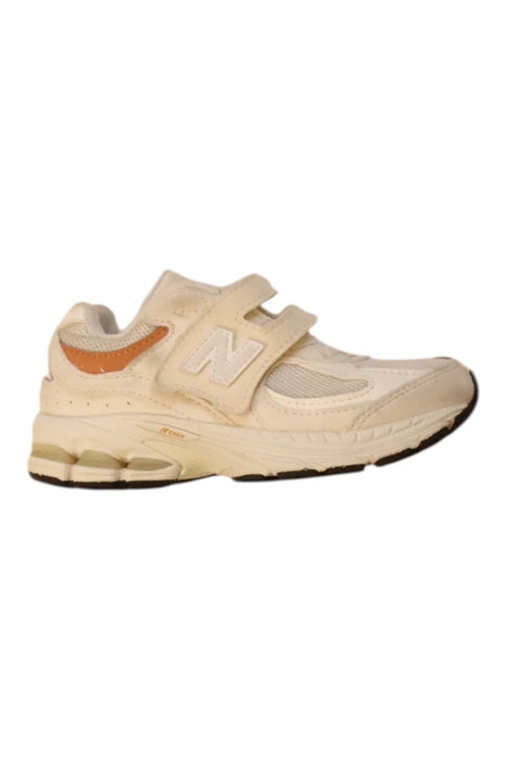 A Beige Sneakers from New Balance in size 5T for neutral. (Front View)