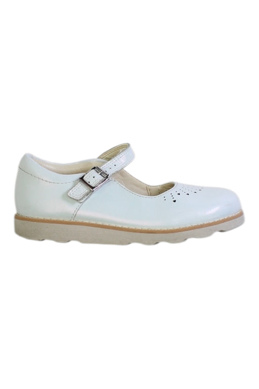 A White Dress Shoes from Clarks in size 5T for girl. (Front View)