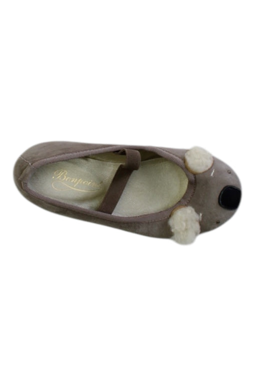 A Beige Flats from Bonpoint in size 4T for girl. (Front View)